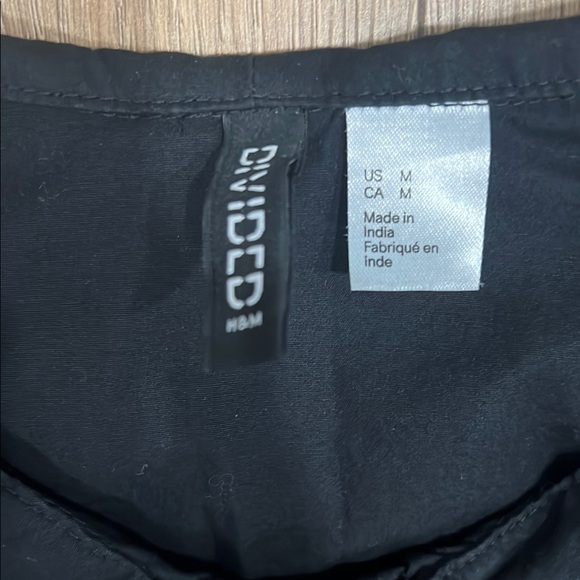 H&M Women's Black Ruffled Collar Top - Picture 2 of 5